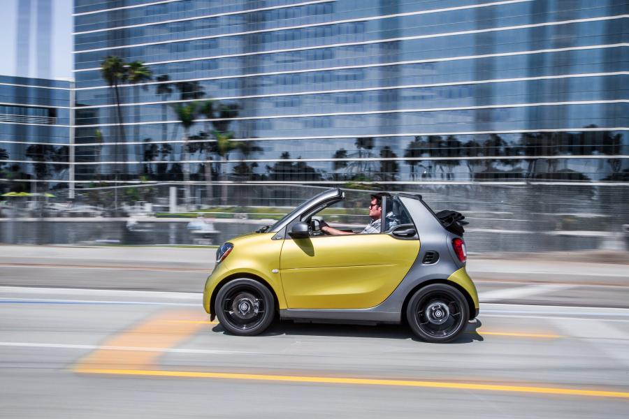  Smart ForTwo Prime Cabrio 2016 года  (NA) (фото 14 из 19)